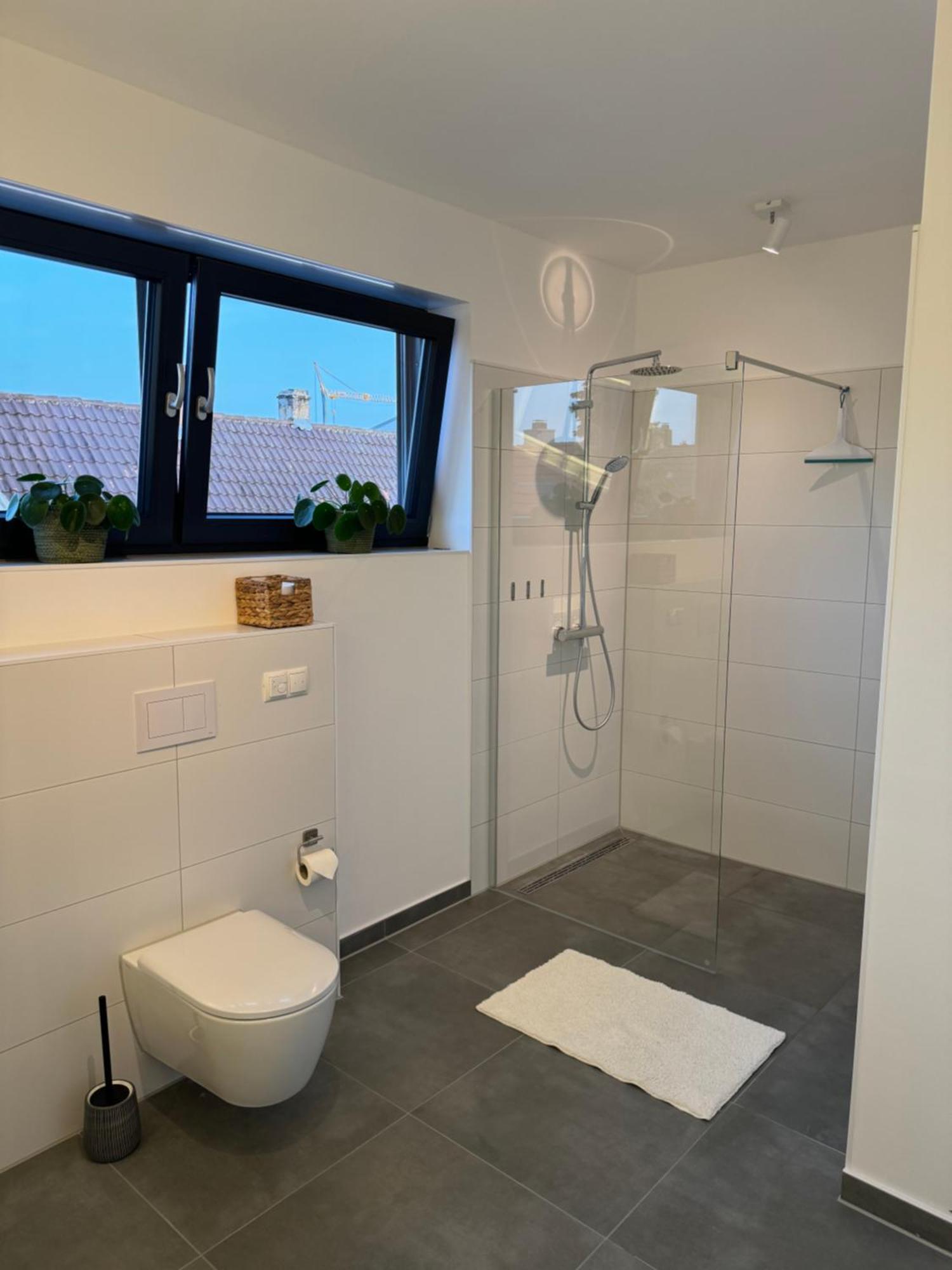 Moderne Ferienwohnung Mit Terrasse, Grill & Privatparkplatz Venningen Extérieur photo