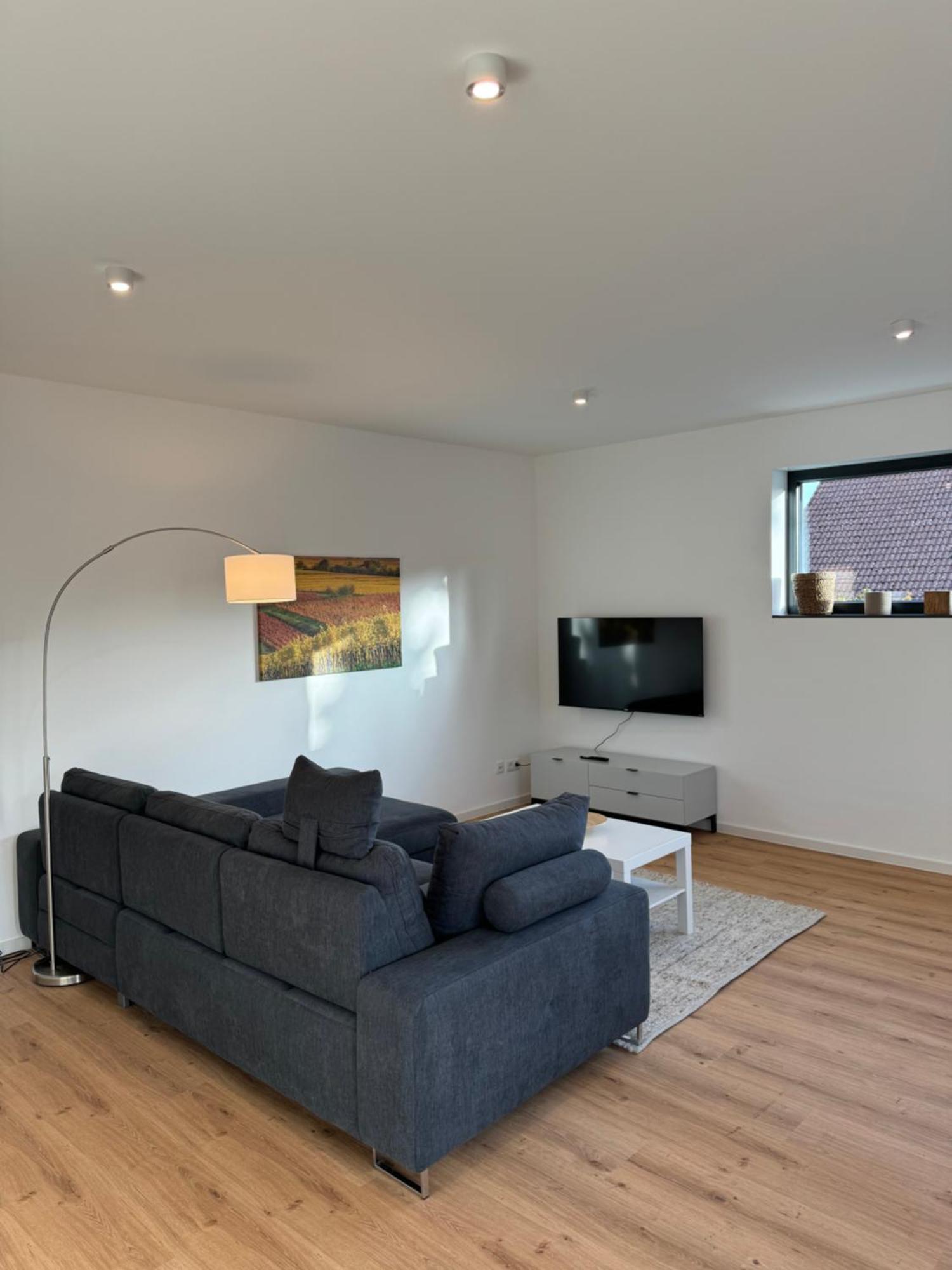 Moderne Ferienwohnung Mit Terrasse, Grill & Privatparkplatz Venningen Extérieur photo